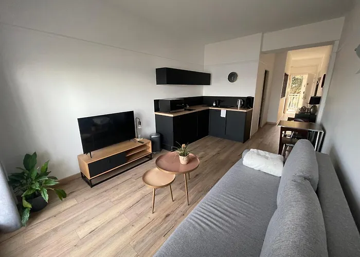 Face , Piscine Privee Et * Le Croisic