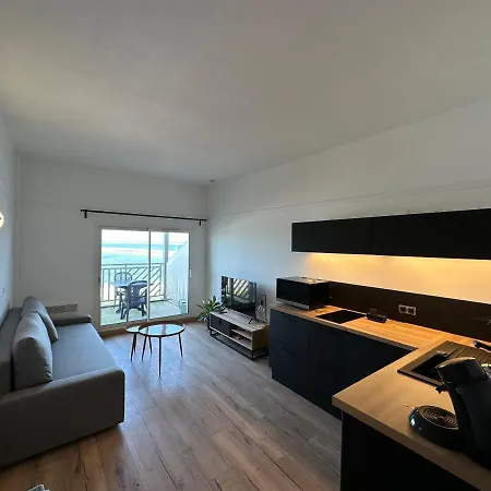 Face , Piscine Privee Et 르크로아시