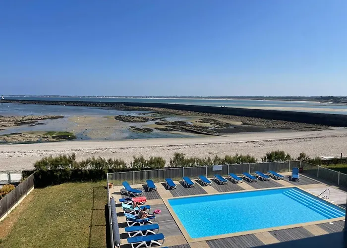 Face , Piscine Privee Et *